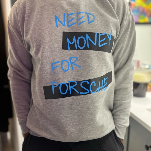 Need money for Porsche large sweater - Picture 6 of 9